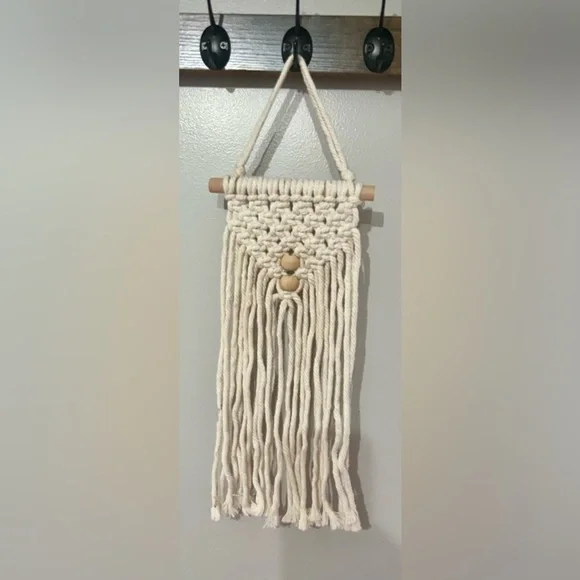 Macrame Wall Hanging - Picture 1 of 4